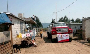 Envía Antorcha pipas de agua en colonia de Huauchinango