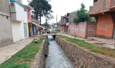 OPDAPAS Ixtapaluca redobla limpieza en canales para evitar inundaciones