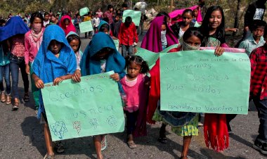 Desfile de niños en Alcozacán, un grito de auxilio