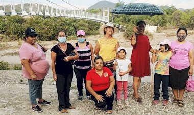 Visitan plenistas a amas de casa en Iztayo