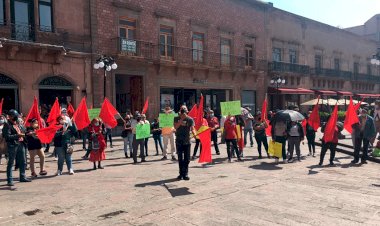 Manifestantes de la colonia Buenos Aires en Cd. Valles exigen regularización de terrenos a JMCL