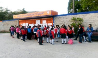 Reapertura de escuelas es con recursos, no con discursos