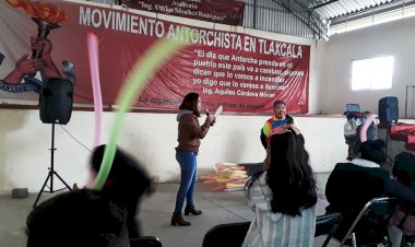 Antorcha festeja a mamás y niños