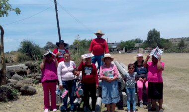 Habitantes en Contepec logran electrificación con el apoyo de Antorcha