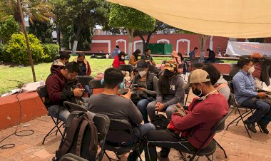 Estudiantes protestan por falta de apoyos del Gobierno de Hidalgo 