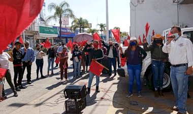 Antorchistas protestan contra Dirección de Desarrollo Social