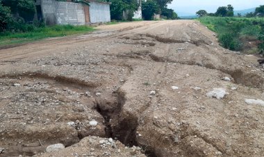 Chiapas piden pavimentación de calles en colonias pobres