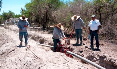 Avanza la línea de conducción de agua potable en la Cabecera municipal de Charcas