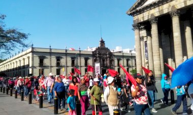 La verdadera tarea, convocar a las masas a organizarse y a luchar