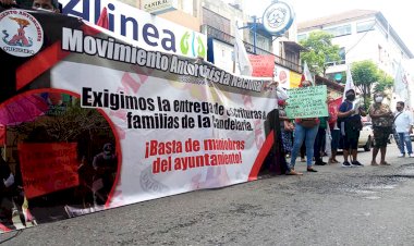 Protestan colonos de la Candelaria frente al ayuntamiento de Chilpancingo