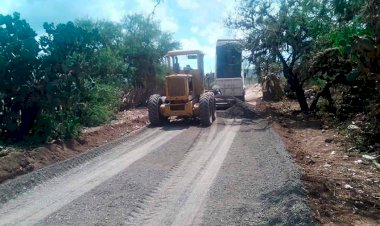 Rehabilita Ayuntamiento de Charcas caminos comunitarios