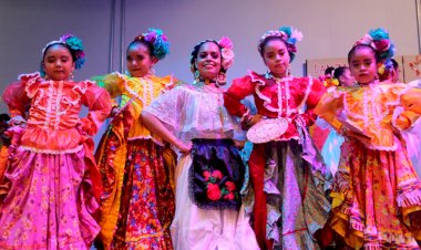 Se presentan grupos culturales de Antorcha Xalapa en el Auditorio Salvador Díaz Mirón