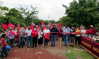 Unidad y lucha; colonos tendrán energía eléctrica en Gabriel Zamora