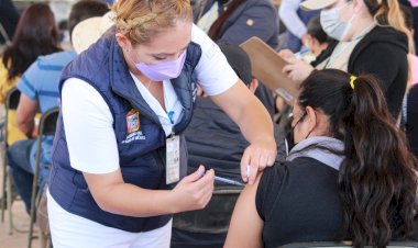 Vacunan a la población de 30 a 39 años en Chimalhuacán