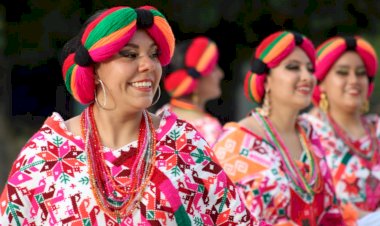 Recorren mil kilómetros para llevar folclor de San Luis Potosí a Yucatán