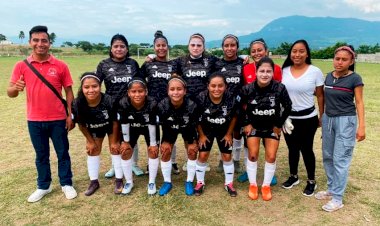 Mujeres futbolistas destacan en torneo de Chiapas