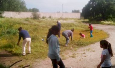 Ecatepenses realizan Faena en la colonia “Manuel Hernández Pasión”.