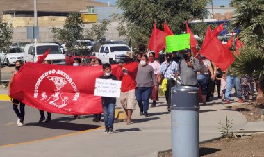 Protestan antorchistas de Tijuana en demanda de agua potable, una promesa de Bonilla