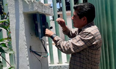 Con faena, vecinos dan mantenimiento a biblioteca en Coyotepec