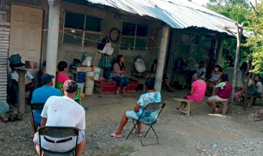 Asisten habitantes de Tamazunchale a reunión con líder antorchista 