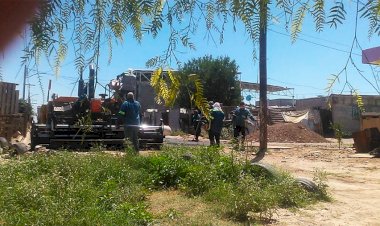 Continúa pavimentación en Valle la Rosita