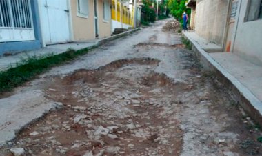 Cárdenas sufre por caminos en pésimas condiciones