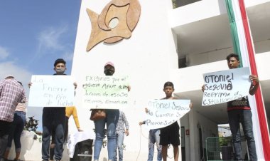 Estudiantes chetumaleños denuncian indiferencia del ayuntamiento
