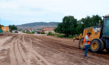 Ayuntamiento antorchista inicia pavimentación comunidad de Villa de Arriaga