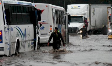 Doscientos mil afectados por las inundaciones, negligencia de la 4T