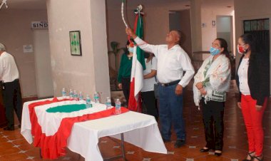 Ayuntamiento de Charcas celebró 211 aniversario de la Independencia