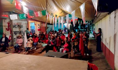 Con verbena popular antorchistas de RTC conmemoran la Independencia de México
