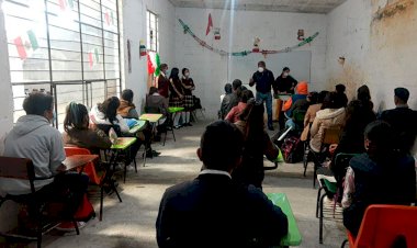 Escuelas en Puebla sin mobiliario básico para regreso a clases