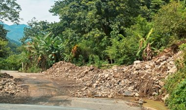 Habitantes de Tamazunchale en peligro de muerte por carretera dañada