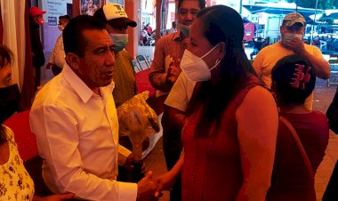 Antorchistas de Huamuxtitlán entregan pliego petitorio al alcalde