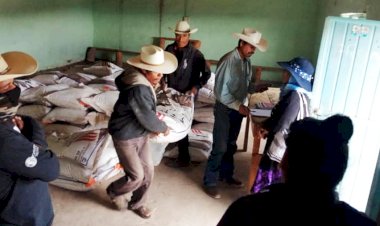 Campesinos Antorchistas reciben apoyos, fruto de la lucha organizada