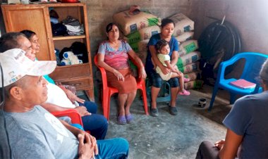 Comunidad de Tamazunchale asiste a plática con activista antorchista