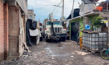 Antorcha gestiona desazolve de fosas sépticas en predio Rojo Gómez