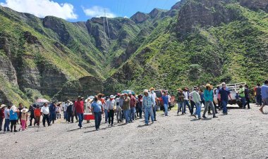 Campesinos de Cadereytas contarán con servicios básicos