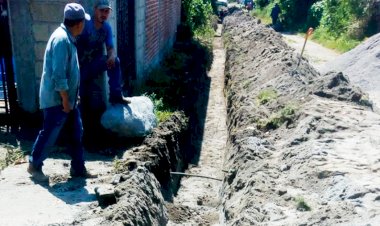 Antorchistas logran redes de agua en Cuernavaca
