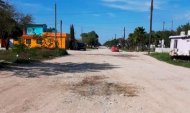 Vecinos exigen reparación de calle en Reynosa