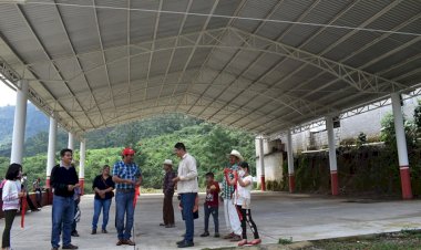 Inaugura alcalde huitzilteco techado para escuela primaria