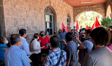 Entregan antorchistas peticiones a alcaldesa de Guaymas
