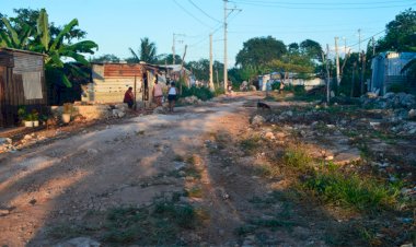 Sin agua y sin luz viven familias de Mérida