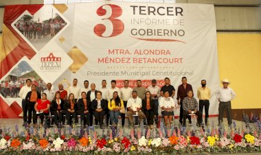 Alondra Méndez rinde Informe de resultados en Tepexi