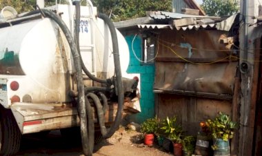 Antorcha abastece agua a la colonia Rojo Gómez de Iztapalapa