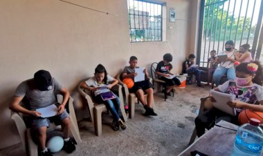 Niños y jóvenes inician lectura colectiva en Sinaloa