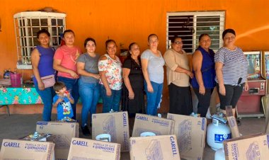 Entrega Antorcha estufas ecológicas a jefas de familia en Sinaloa