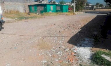 Habitantes de colonia Clara Córdova Morán exigen pavimentación 