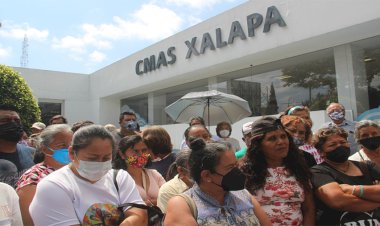 Ciudadanos de Xalapa, piden a CMAS solución a sus demandas
