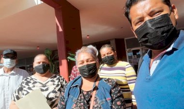 Delegada de Playas de Tijuana recorre colonias antorchistas